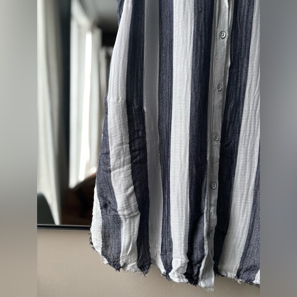 CLOTH & STONE | striped raw hem tank || size large - Picture 4 of 6